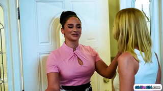 Изи ӱдырвел ош кугун койын куржталеш да милфа сиська аферистка сиська муаш, тудын молан тудым извате аваже нулен пу киска