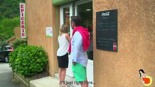 Сэксуальная Ціфані Лейдди жорстка трахацца з цвердым членам хлопца