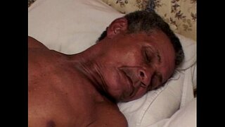 Γέρο να πάρει κάποιο λίπος μουνί