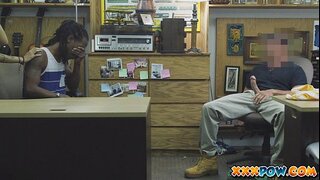 Бедны хлопец назірае, як яго ўласную дзяўчыну трахать! Бедны хлопец назірае, як яго ўласную дзяўчыну трахать!