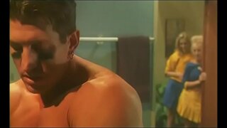 Рагавой заўзятарак Calli Cox and April gets fucked in the locker room Рагавой заўзятарак Calli Cox and April gets fucked in the locker room