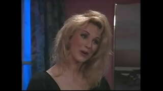 Gözəl sarışın sucks üzvü olur və öz çəhrayı пизду трах qara, taxt